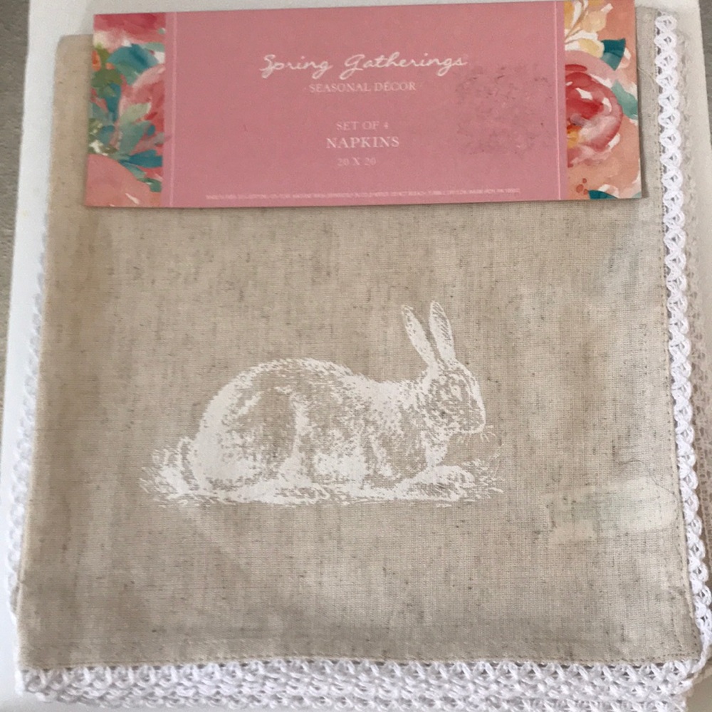 NWT Easter Set of 4 30” x 30” Napkins